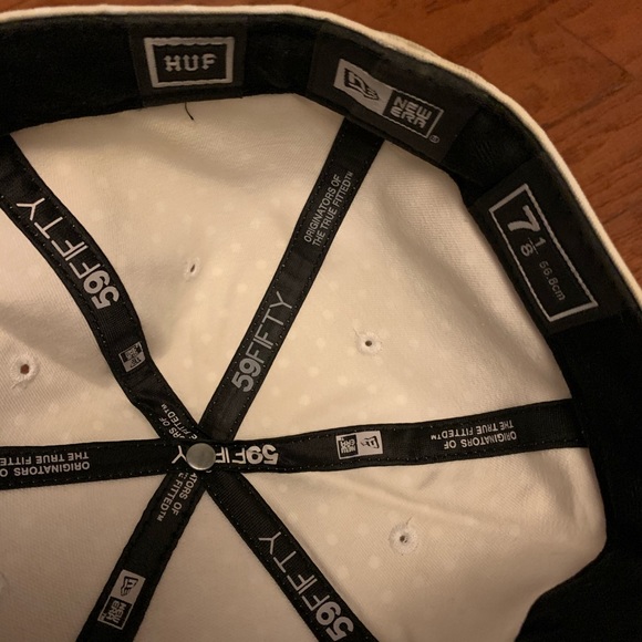 Huf fitted reflective new era fitted 7 1/8 - Picture 4 of 5